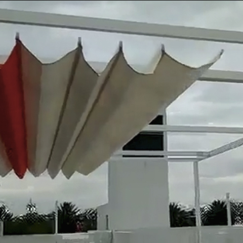 Estructura con persiana vertical